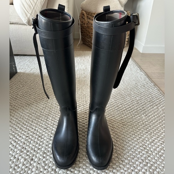 Burberry Black Belt Rubber Riding Boots - Women’s IT38 - Picture 5 of 10
